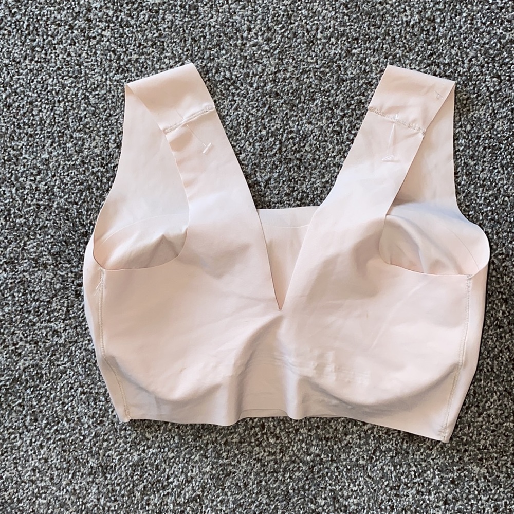 NWOT DKNY SHEER BRA SIZE S - Picture 3 of 5